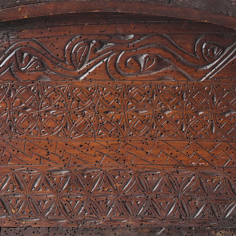 A casket and lid, C14 dated, second half of the 17th century.