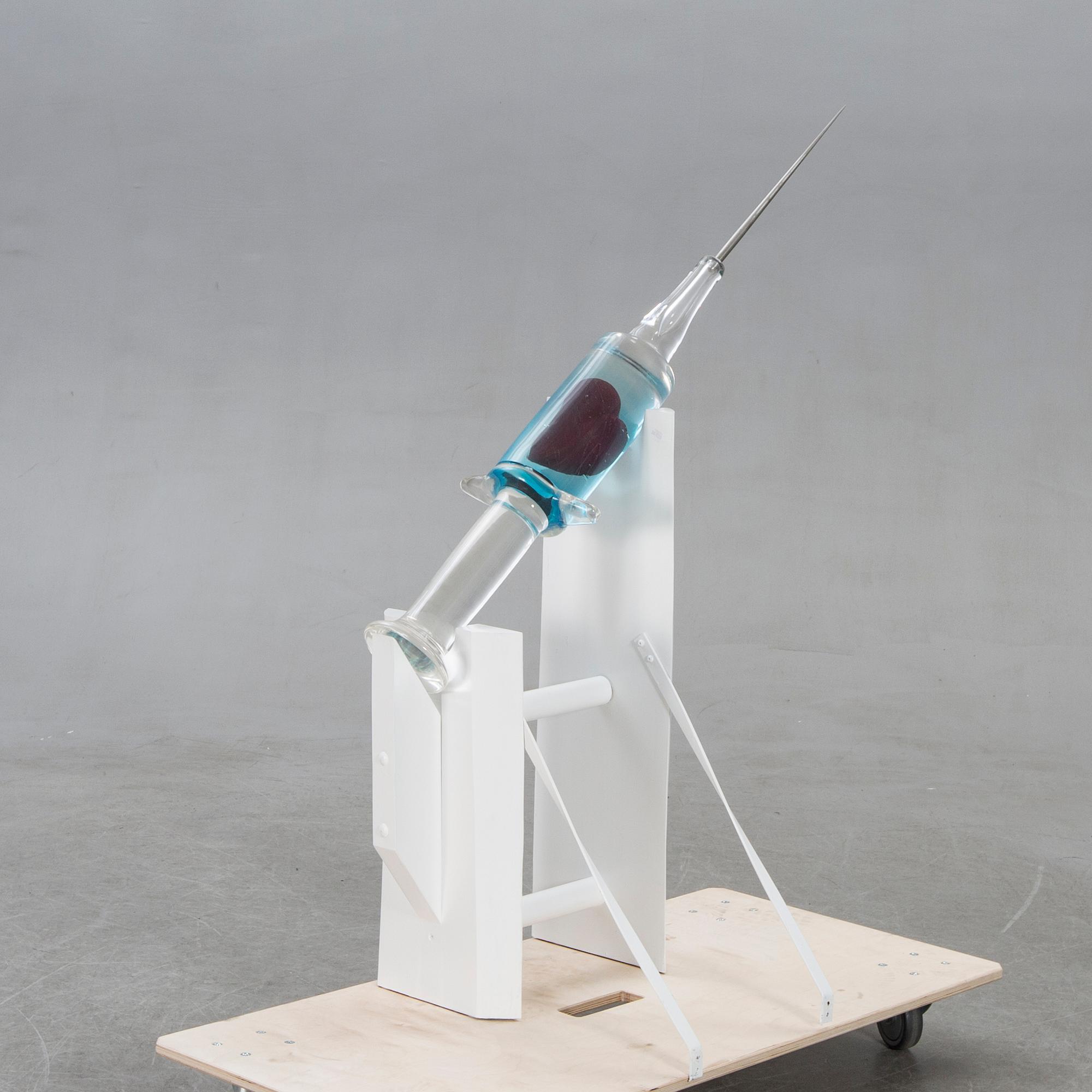 Thommy Bremberg, skulptur signerad och daterad 2002.