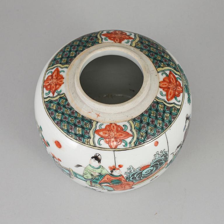 A famille verte jar, Qing dynasty, circa 1900.