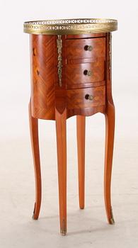 LAMPBYRÅ, Louis XVI-stil, 1900-talets andra hälft.