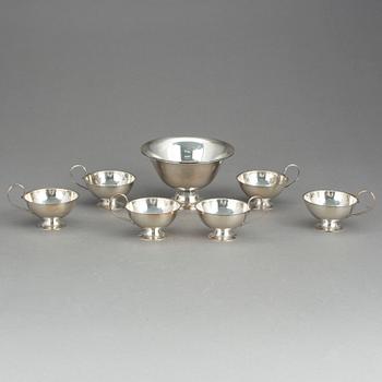PUNSCHKOPPAR 6st samt SKÅL, silver, bla F. Olsson K&EC, Göteborg, 1961. Total vikt ca 277g.