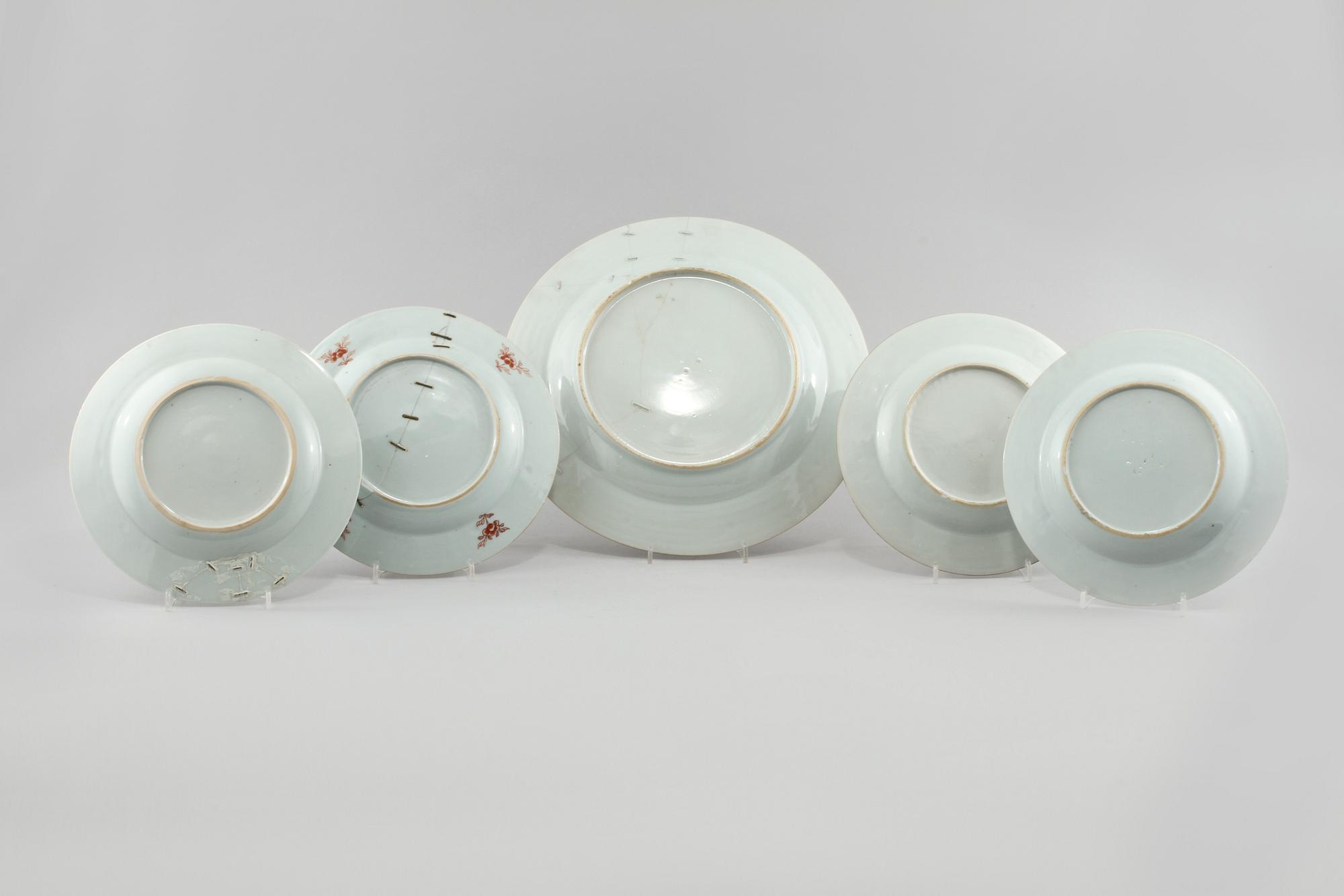 FAT samt TALLRIKAR, 4 st, porslin, Kina, 1700-tal.