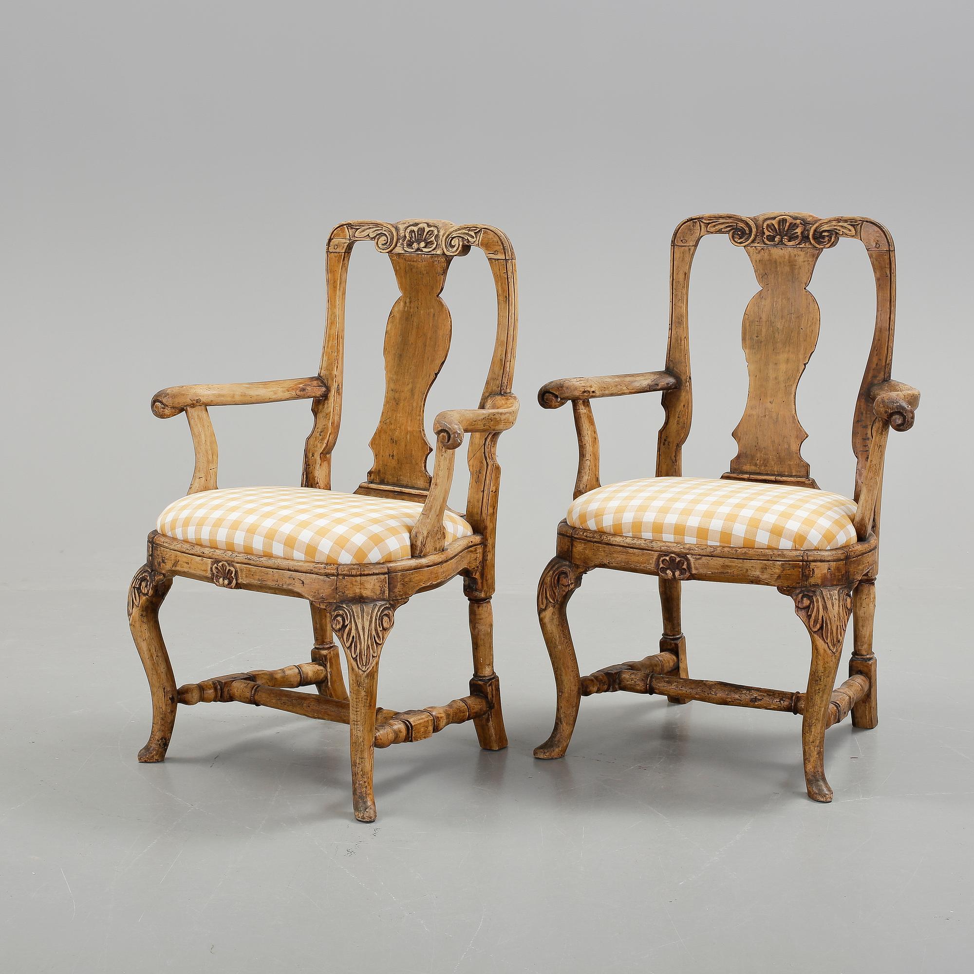 KARMSTOLAR, ett par, rokoko, 1700-talets andra hälft.