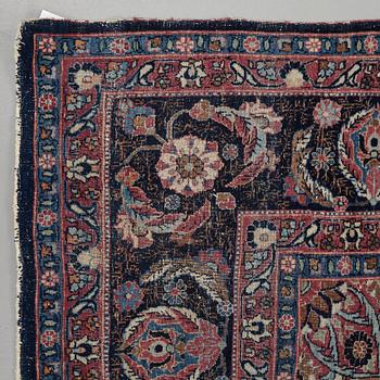 Matto, an antique Teheran probably, ca 317,5-319 x 206,5-215,5 cm.