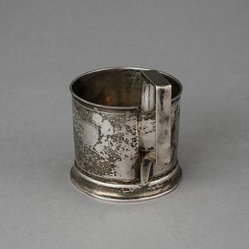 TEGLASHÅLLARE, silver, Ryssland 1891. Vikt ca 95 gram.