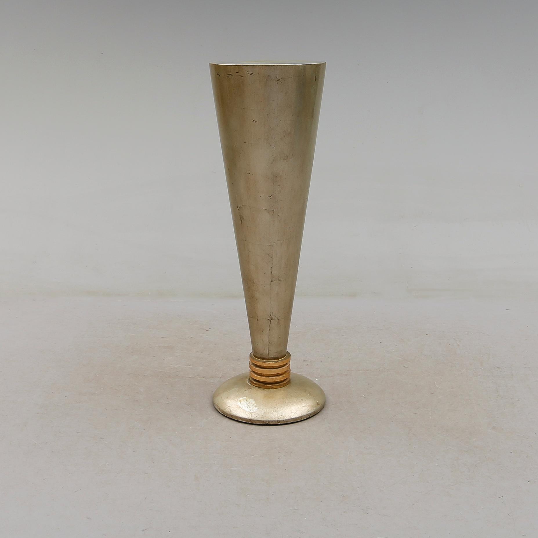 PIEDESTAL, Divani Divani, Italien, 1900-talets andra hälft.