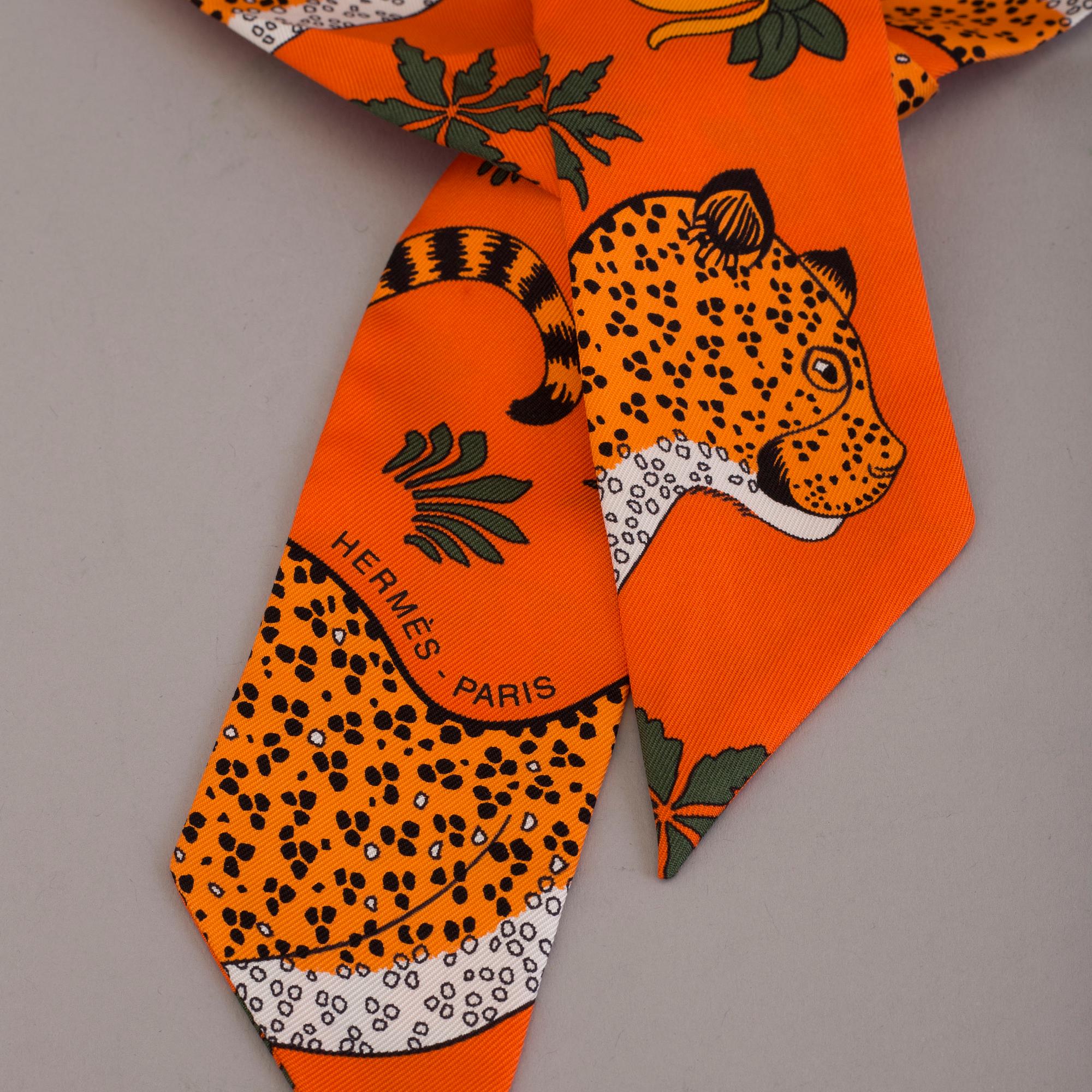 SCARF "Twirly Bandana", Hermès.