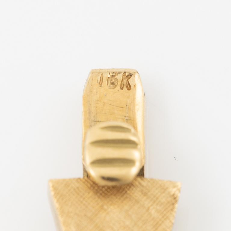 A necklace in 18K gold.