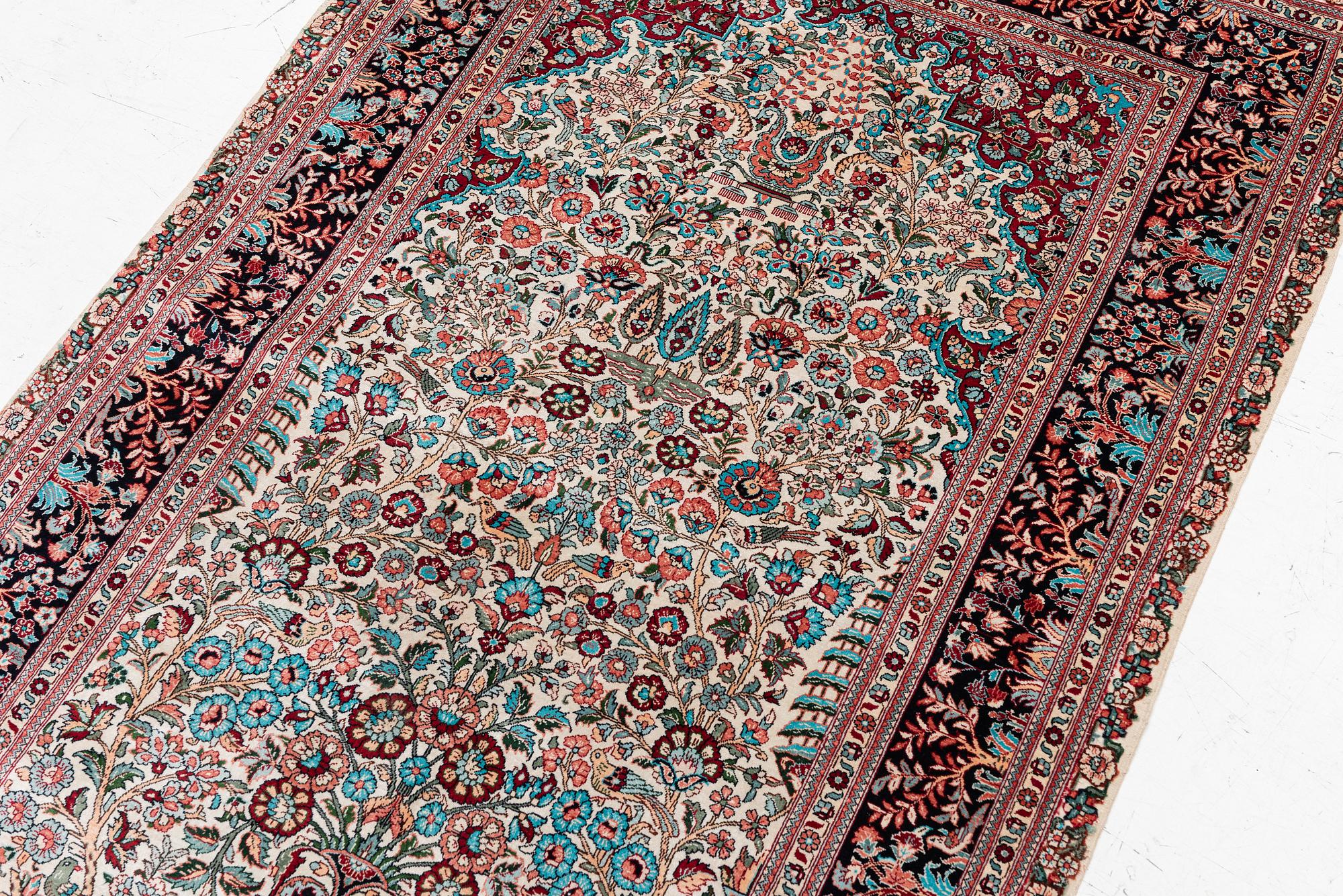 Rug, Herat design, silk, approx. 153 x 93 cm.