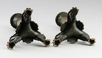 LJUSSTAKAR, 1 par, patinerad brons, senempire, 1800-talets första hälft.