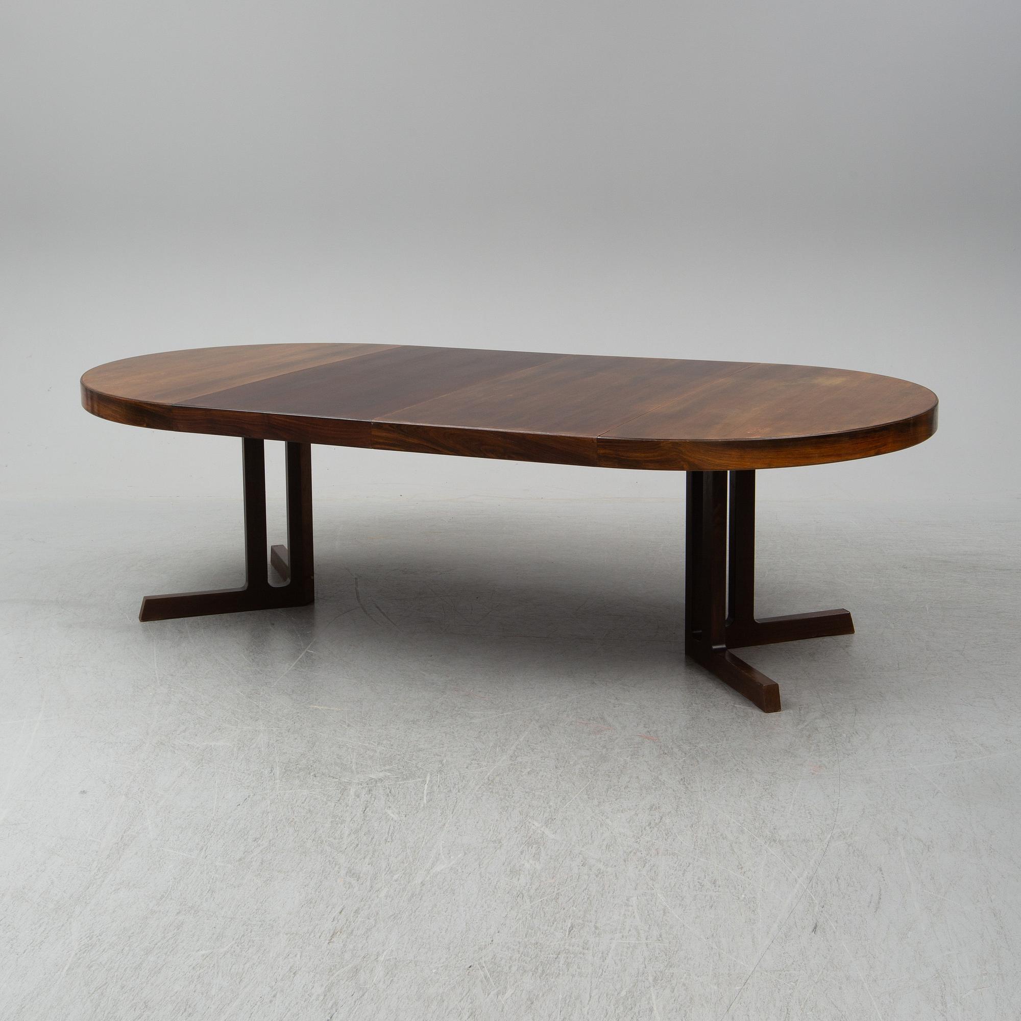 A 1960's Danish rosewood dining table.