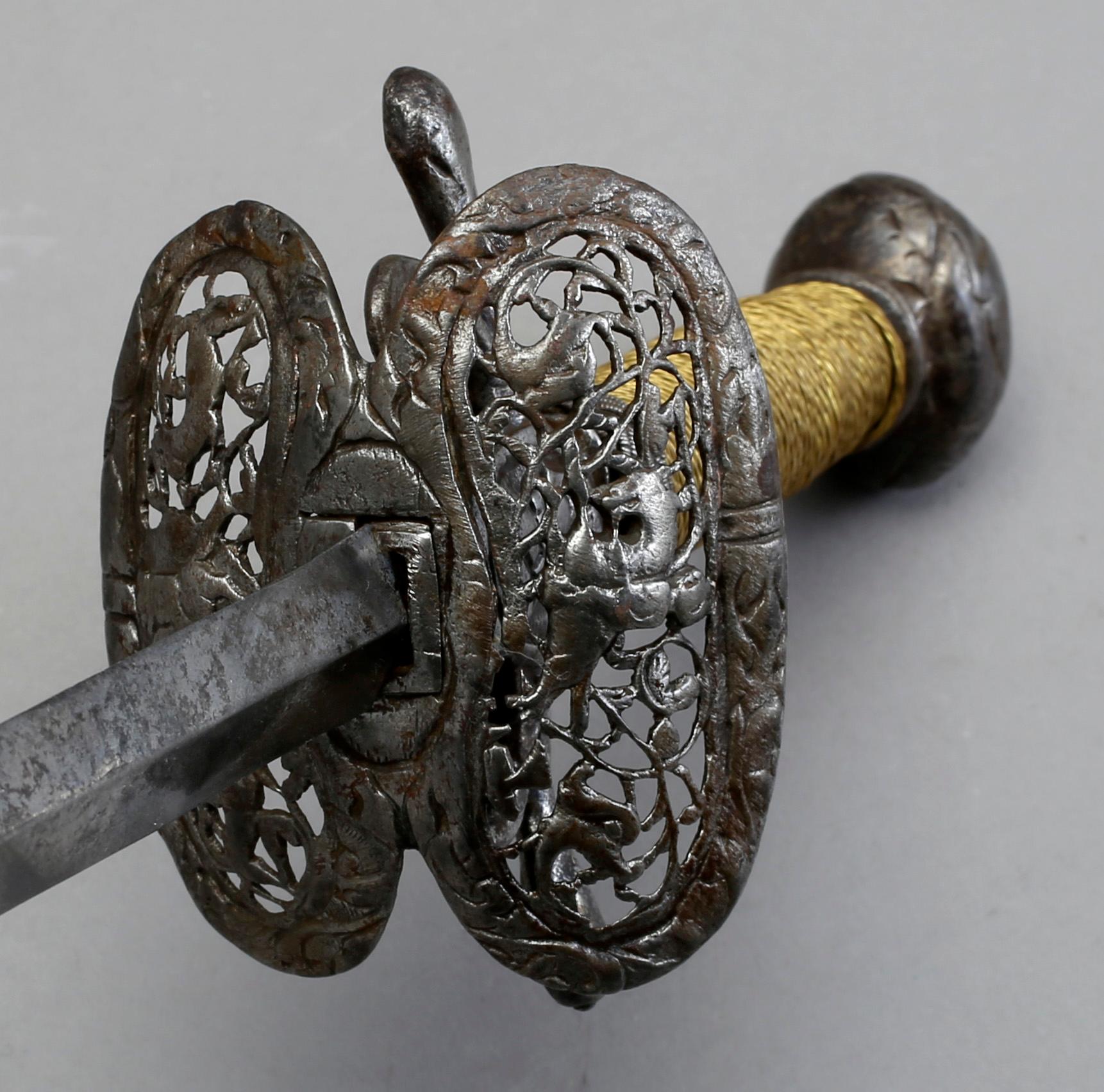 BLANKVAPEN, 3 stycken, 1800-tal.