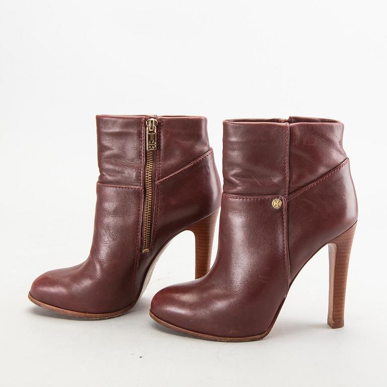 Tory Burch, stövletter 1 par "Kasey".