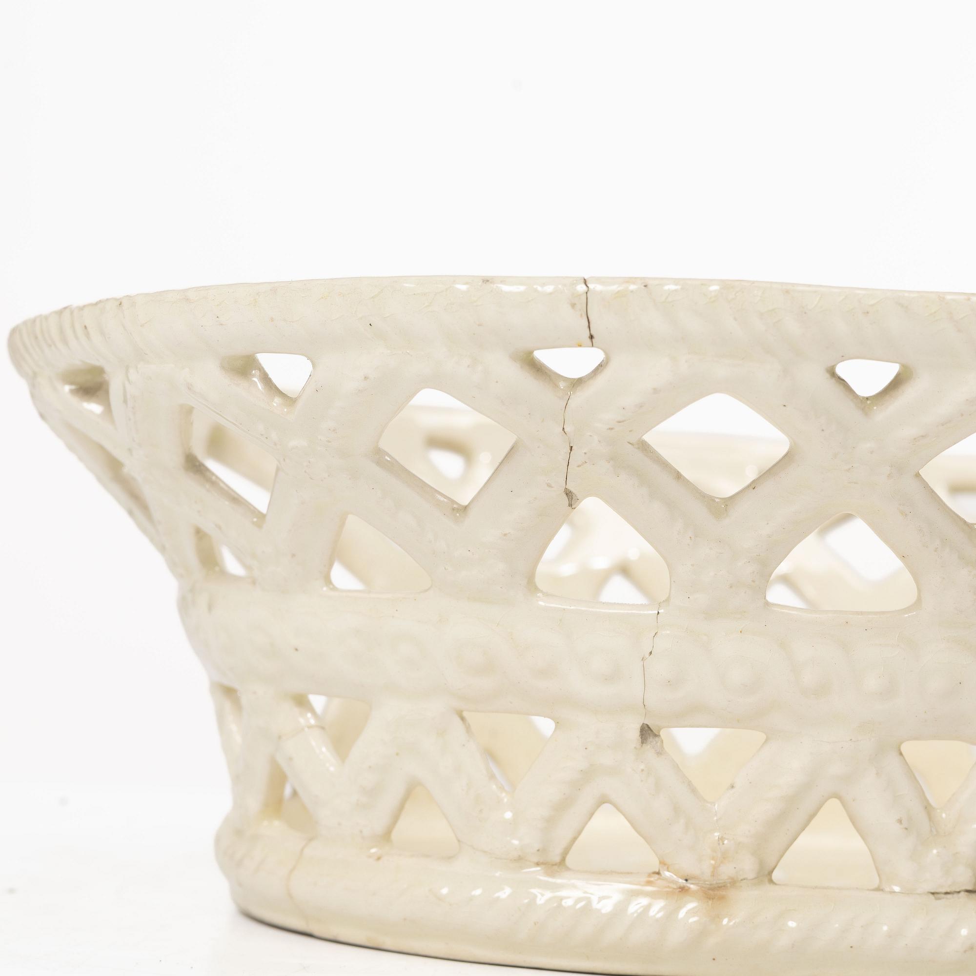 Pierced bowl, faience, 18th century.