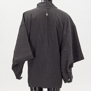 KIMONO, kort modell, siden. Enligt uppgift omkring 1900.