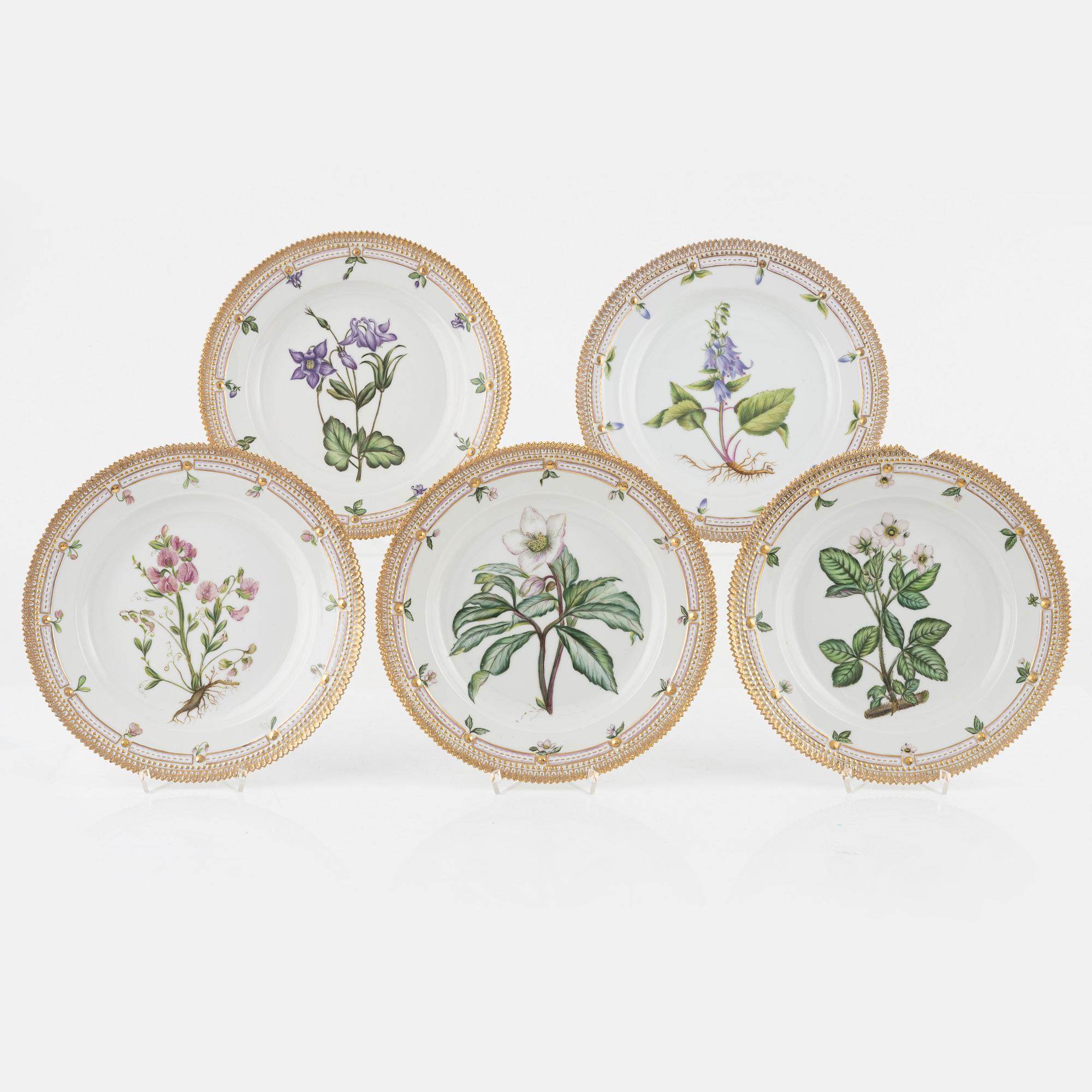 Tallrikar, 10 st, porslin, "Flora Danica" (Hausmålerai), Royal Copenhagen, Danmark.