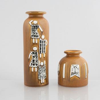 Lisa Larson, vaser, 4 st, skålar, 2 st och fat, 2 st, stengods "Thalia", Gustavsberg.