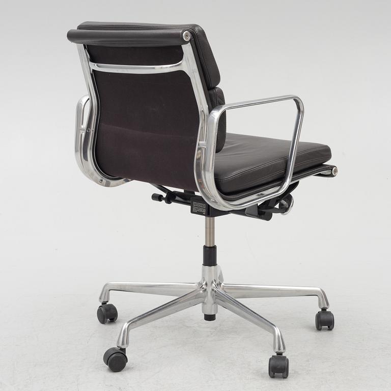 Charles & Ray Eames, office chair, "Soft Pad Chair EA217", Vitra.