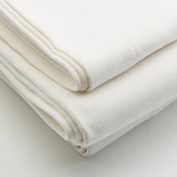 Tablecloths, 3 pcs, and napkins, 12 pcs, damask, first half/mid 20th century.