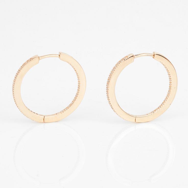 ÖRHÄNGEN, ett par, 14K guld med briljantslipade diamanter totalt ca 0.60 ct. Total vikt ca 7,2 g.