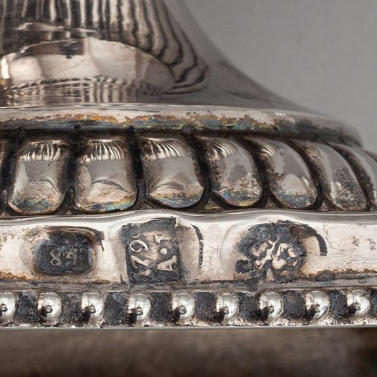 A Russian late 18th century parcel-gilt silver sugar-bowl, unidentified makers mark, Moscow 1799.