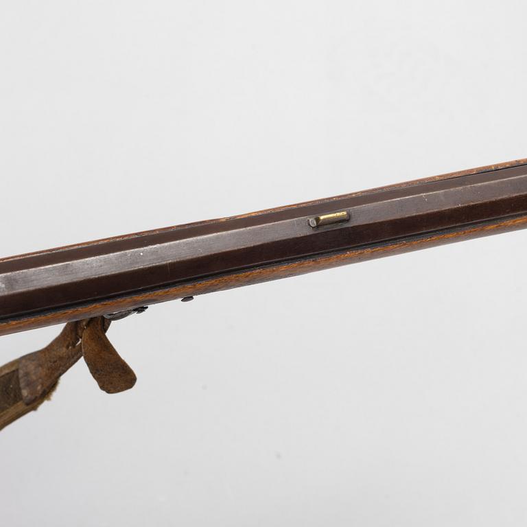 A Percussion rifle, 19th century.