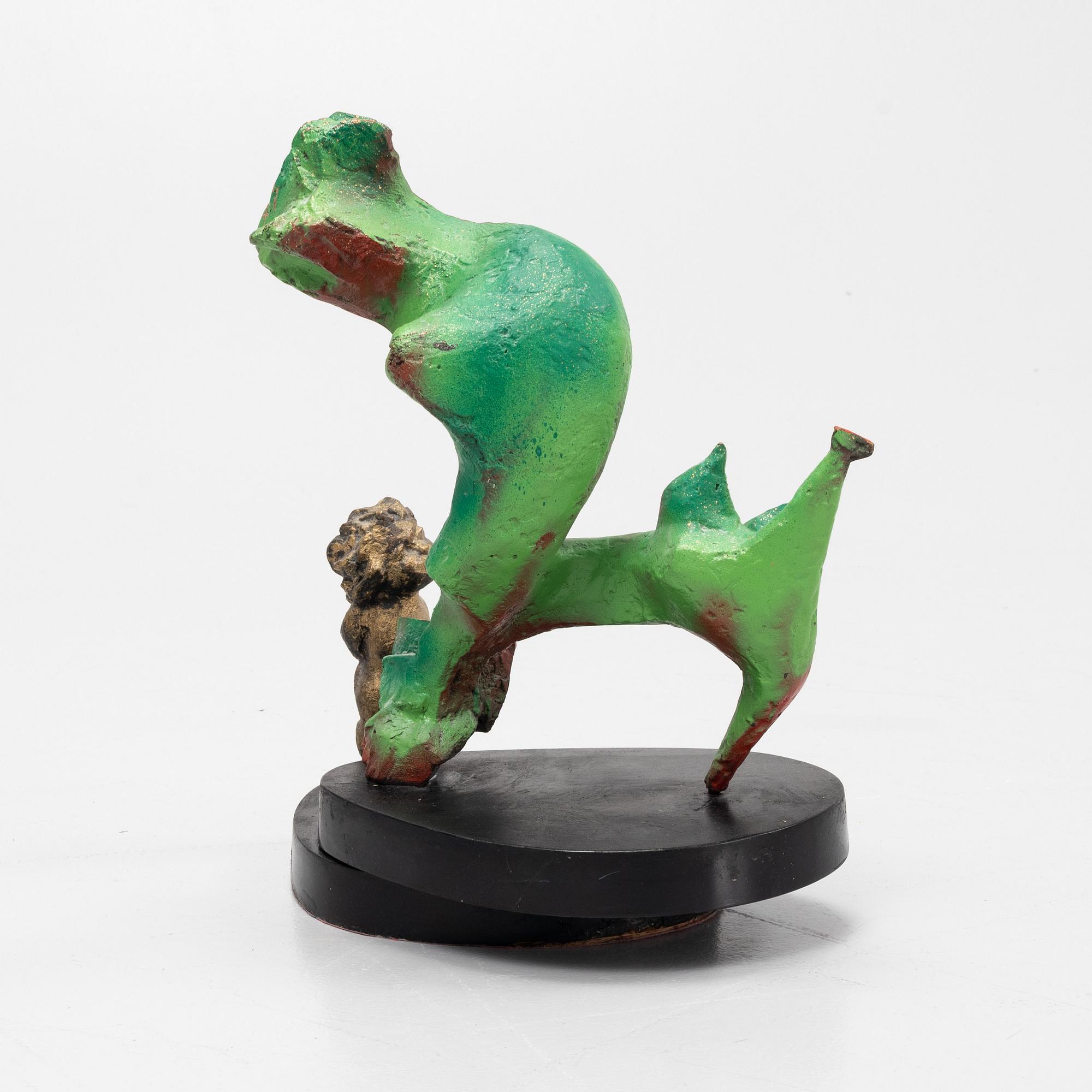 Tomas Almberg, skulptur. Bemålad brons, total höjd 38 cm, total längd 31 cm.