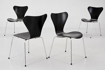 STOLAR, 4 st, "Sjuan", Arne Jacobsen för Fritz Hansen.