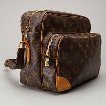 LOUIS VUITTON, cross body bag.