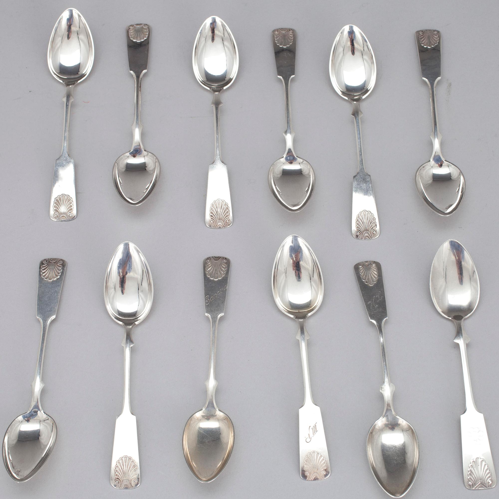 TESKEDAR, 12 st, silver, "Musslan", finska stämplar 1900-talets första hälft. Vikt tot. 144 g.