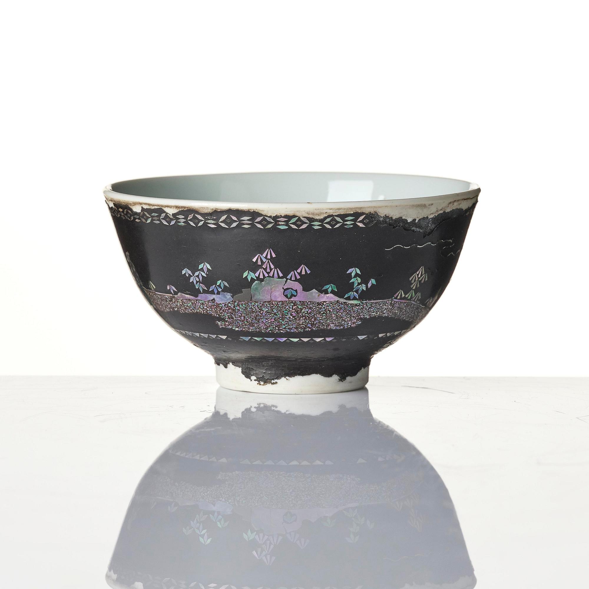 A lacque burgaute bowl, Qing dynasty, 18th century.