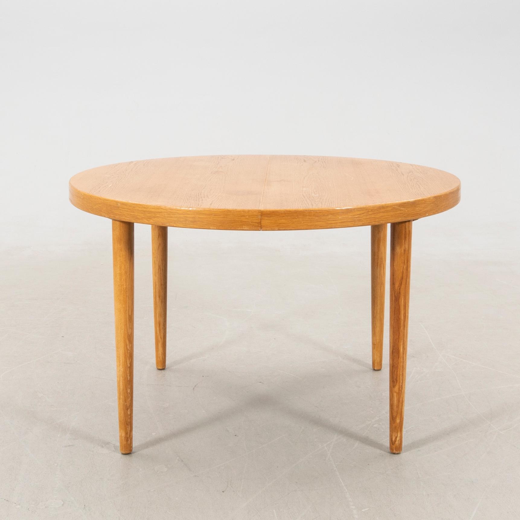Omann Jr Dining Table Jun's Møbelfabrik A/S, Denmark 1960s.
