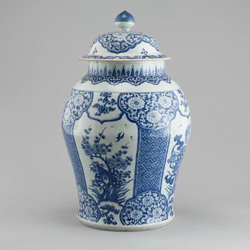 A large blue and white floor vase, lte Qing or later.