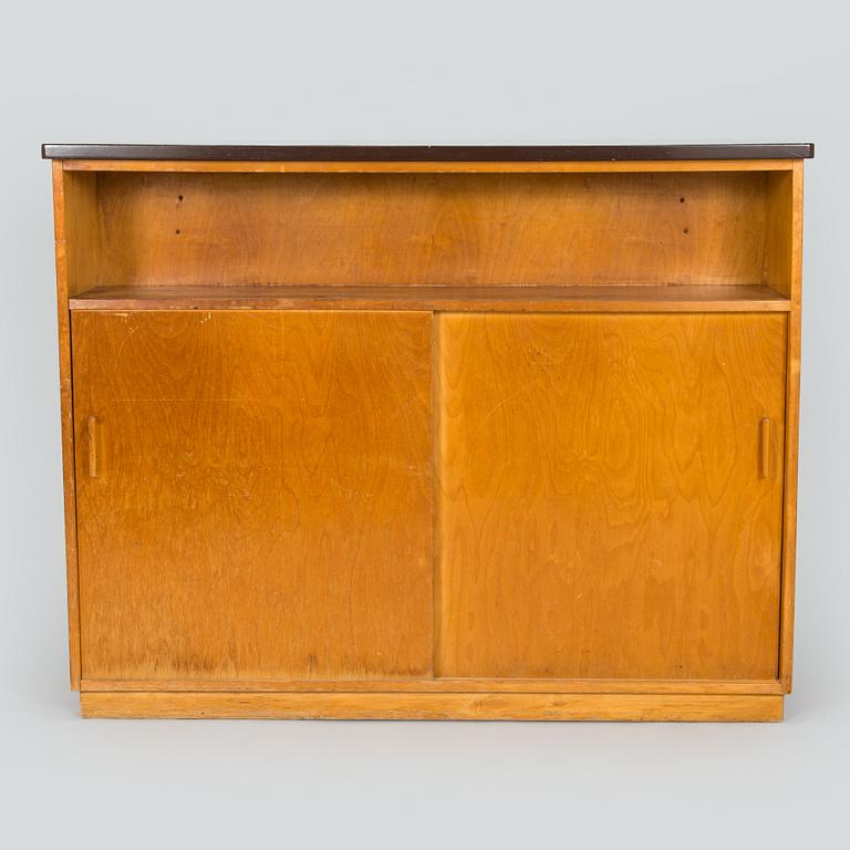 Baaritiski / tarjoilupöytä, Artekin piirustuskonttori, O.Y Huonekalu-ja Rakennustyötehdas A.B. 1950-luvun alku.