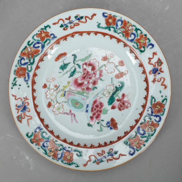 TALLRIKAR, 4 st, porslin, Qing dynastin, Qianlong, (1735-1796).