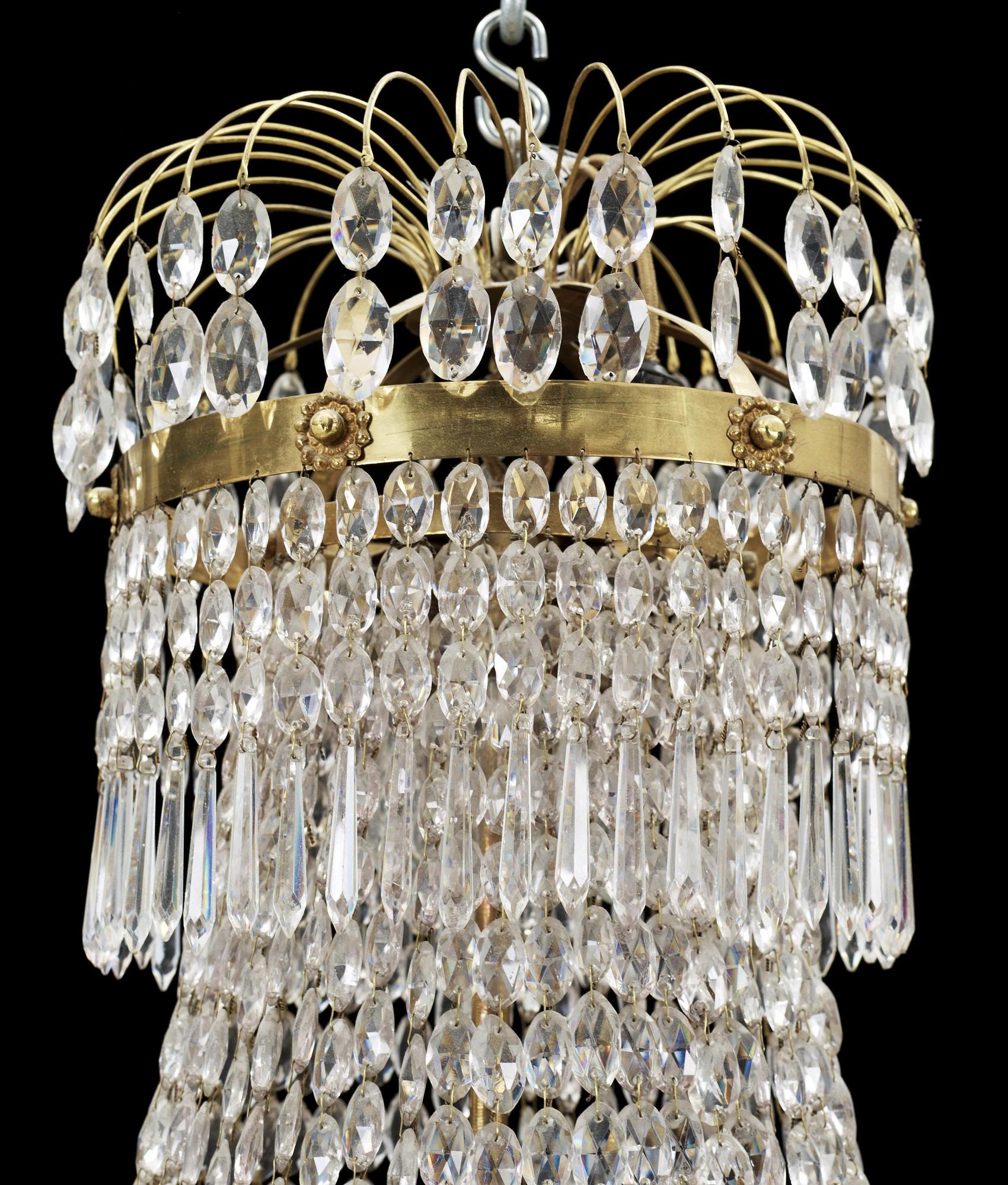 LJUSKRONA, för tolv ljus, empirestil, 1900-talets första hälft.