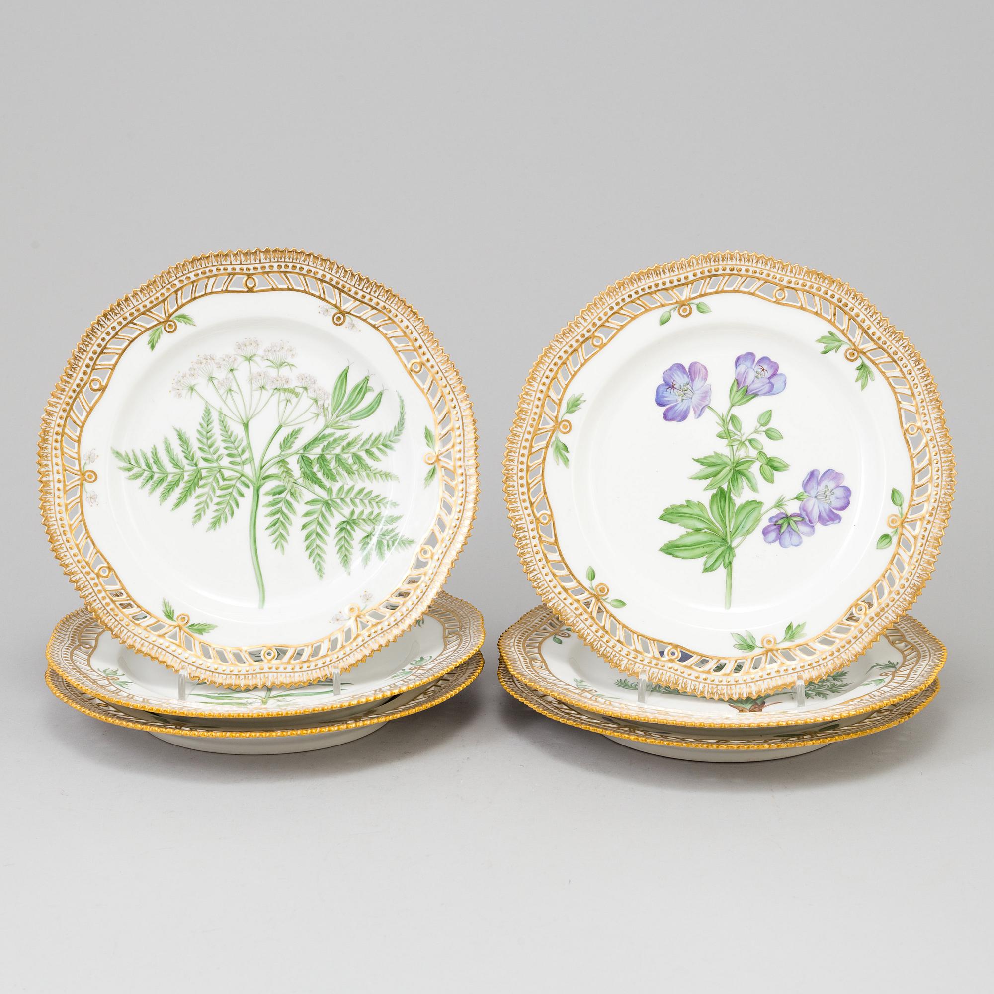 TALLRIKAR, 8 st, "Flora Danica", Royal Copenhagen, 1900-tal.