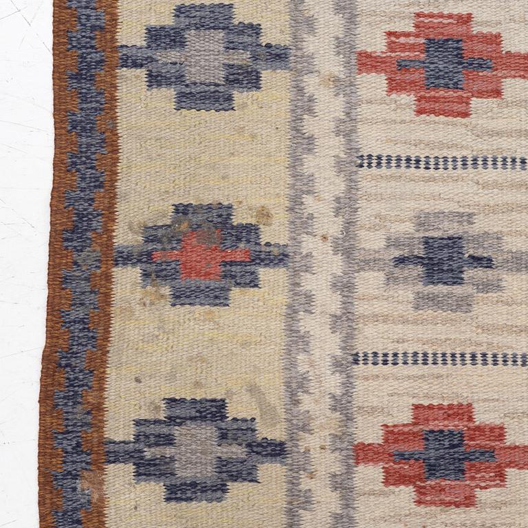 Anna-Greta Sjöqvist, A flat-weave capet, signed AGS, c. 255 x 160 cm.