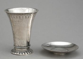 PARTI SILVER, 5 delar, mestadels Sverige, bla vodkabägare Polen 1900-talets första hälft.1800-1900-tal. Vikt ca 312 g.