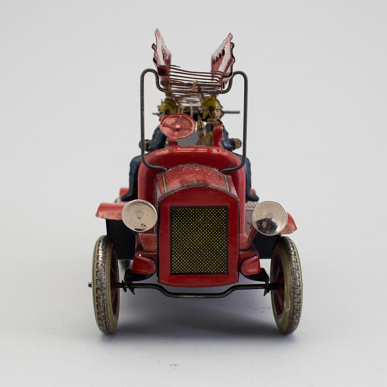 A tinplate Tipp & Co fire truck, Germany, ca 1930.