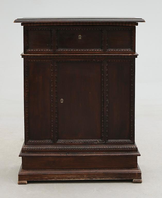 SKÅP, renässansstil, 1800-tal.