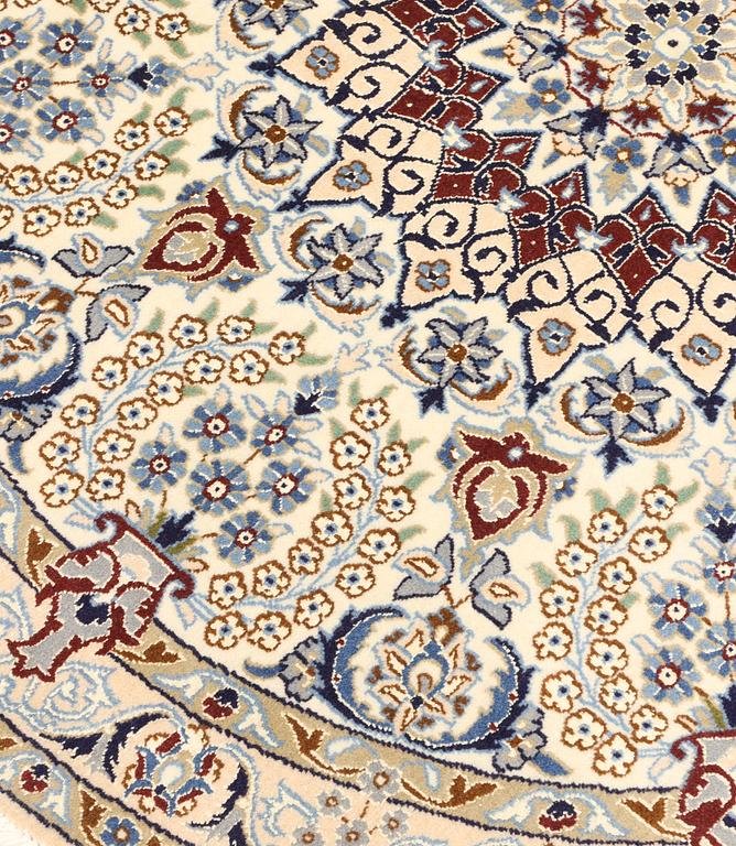 Matta, Nain, part silk, s.k. 9LAA, diameter 146 cm.