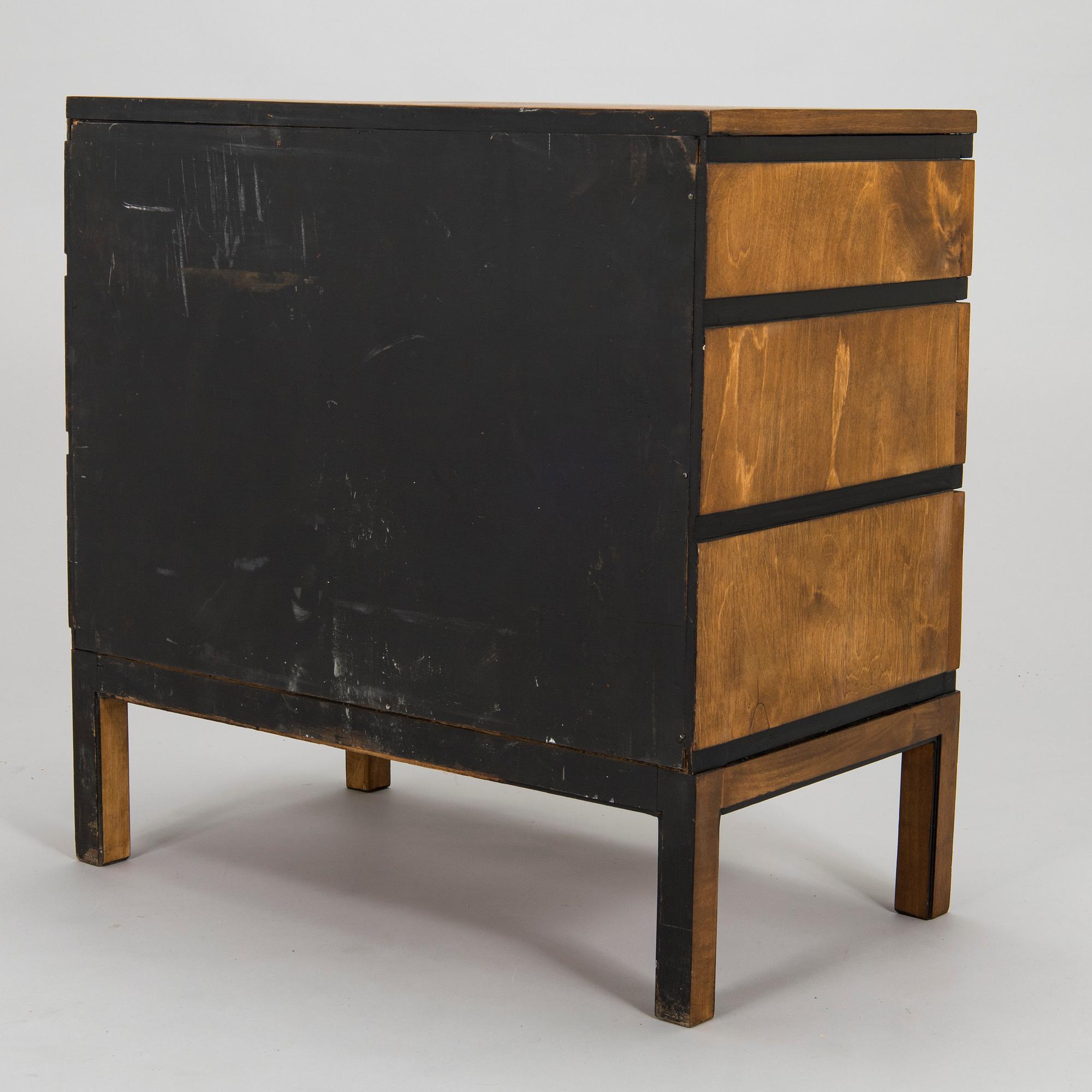 A 1930s chest of drawers for HMN Huonekalu Mikko Nupponen.
