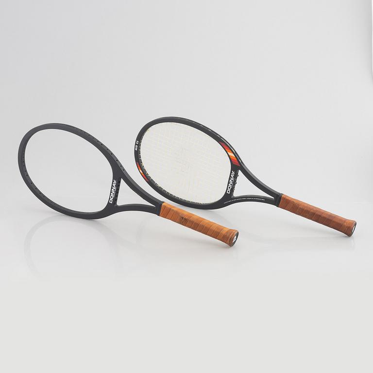 2 stycken tennisracketar. Donnay. Speciellt framtagna mid 25 racket i trä.