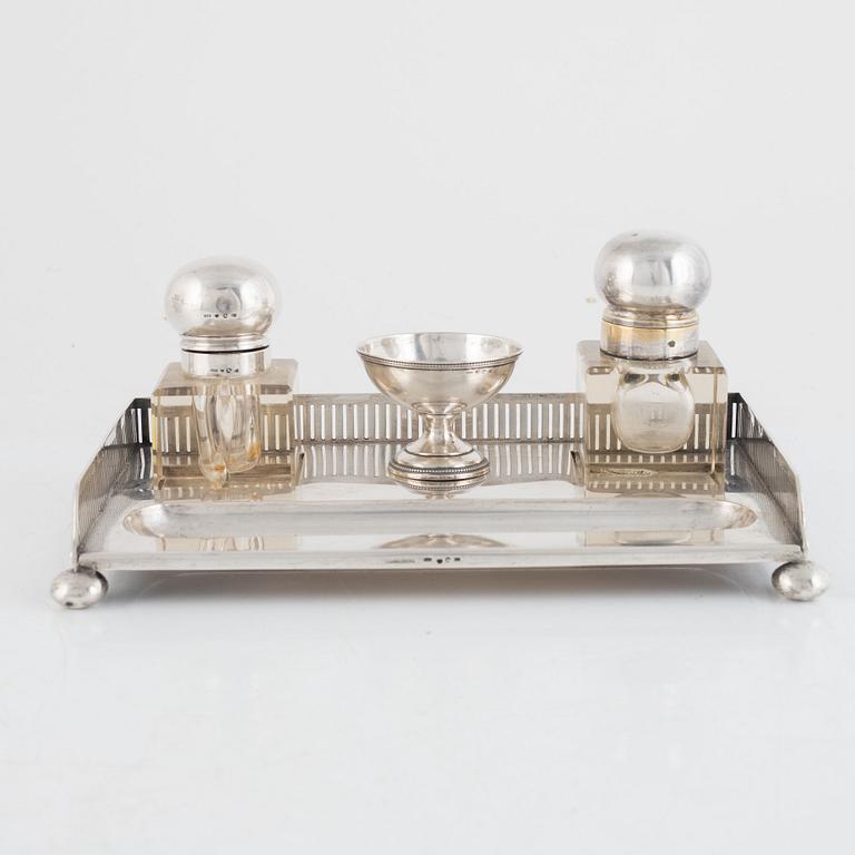 A Swedish Silver Inkwell, mark of CG Hallberg, Stockholm 1907.