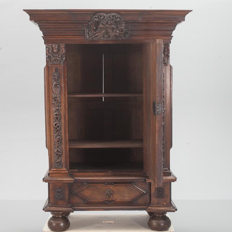 SKÅP, barock. 1700-tal.