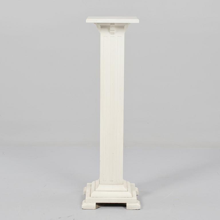 PIEDESTAL, 1900-tal.