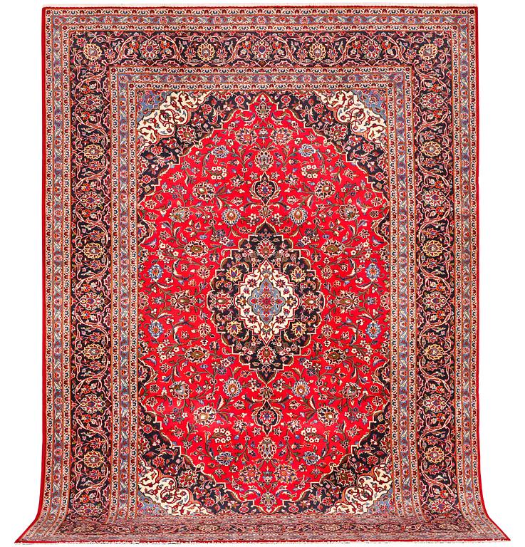 A Keshan carpet, c. 363 x 254 cm.