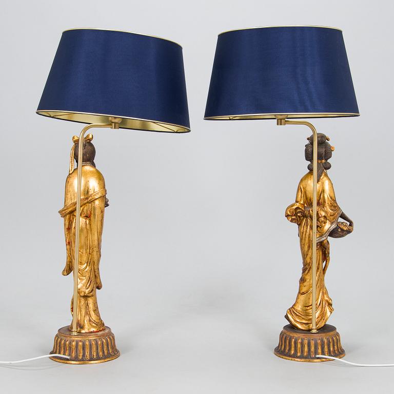 Bordslampor, ett par, asiatiska figurer, 1900-talets senare del.