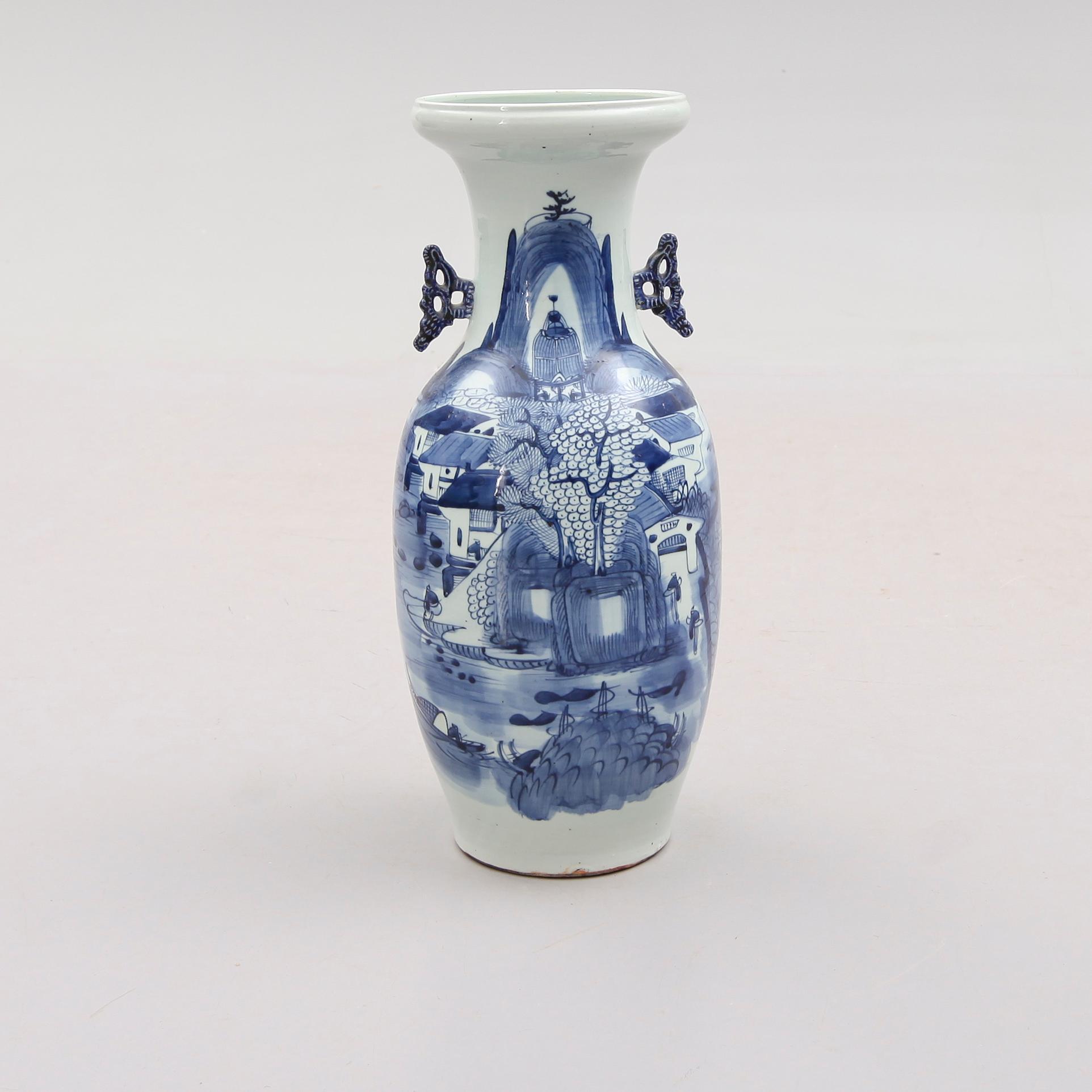 GOLVVAS, porslin, Kina, 1900-tal.